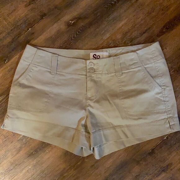 Kahki shorts size 11 - Picture 1 of 3